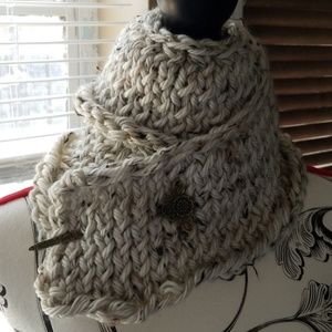 Cozy Hand Knitted Collar with Unique Closure